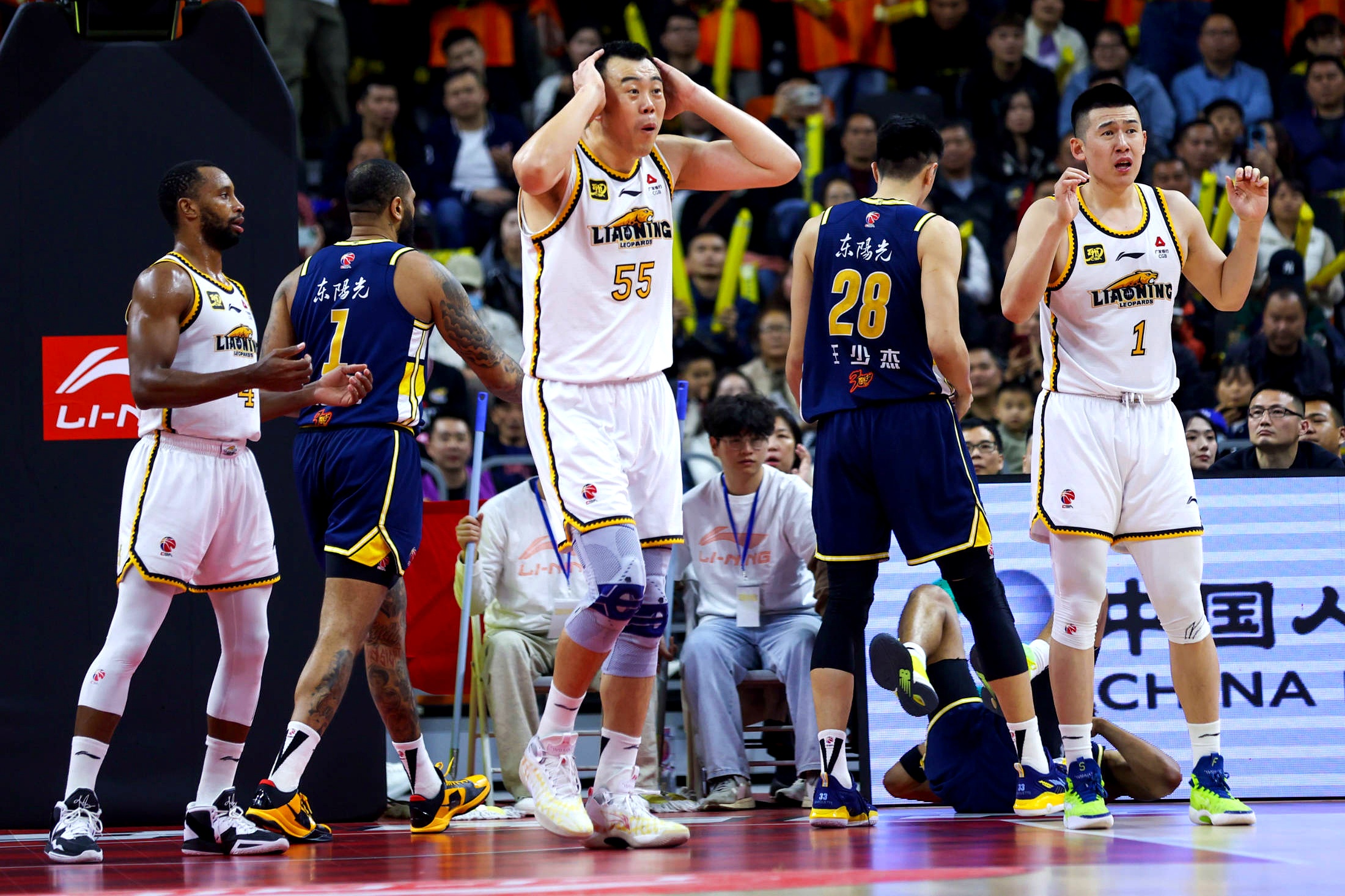 cba新赛季战火重燃,球队实力角逐争霸赛怎么打