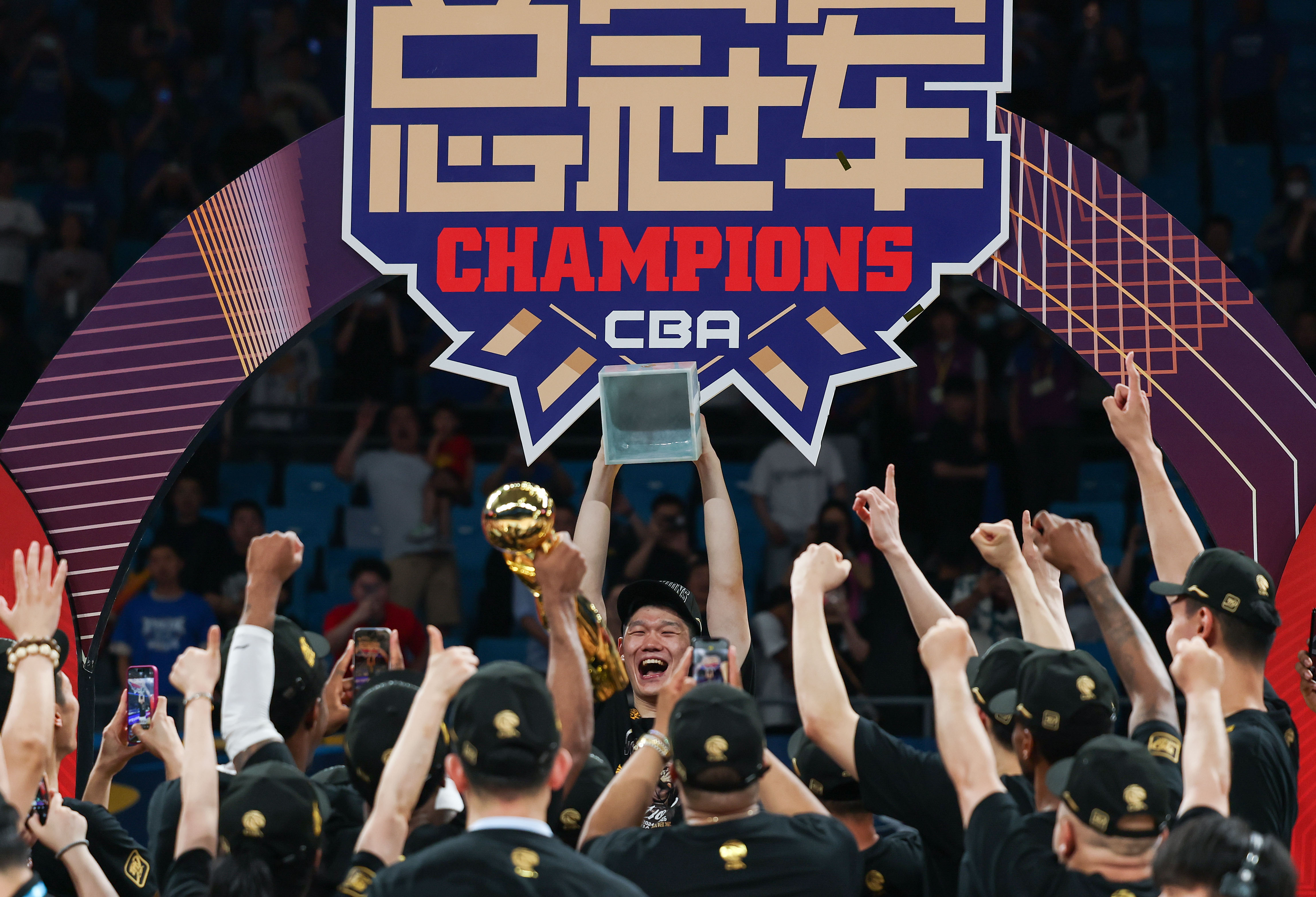 大赛的所有参赛者给观众们带来了精彩的表演