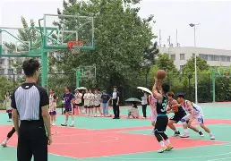 赛场上紧张对决,球员展现高超技术视频 赛场上紧张对决,球员展现高超技术视频
